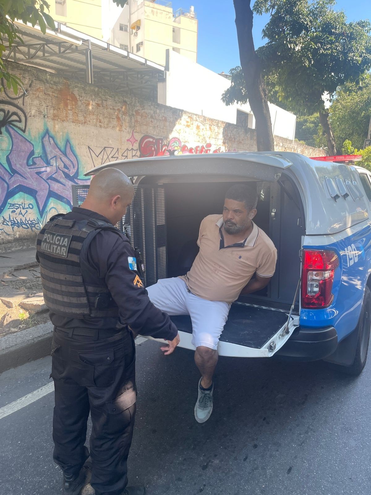 Agressão Passional na Tijuca: Uma Análise da Frágil Segurança Cotidiana no Rio