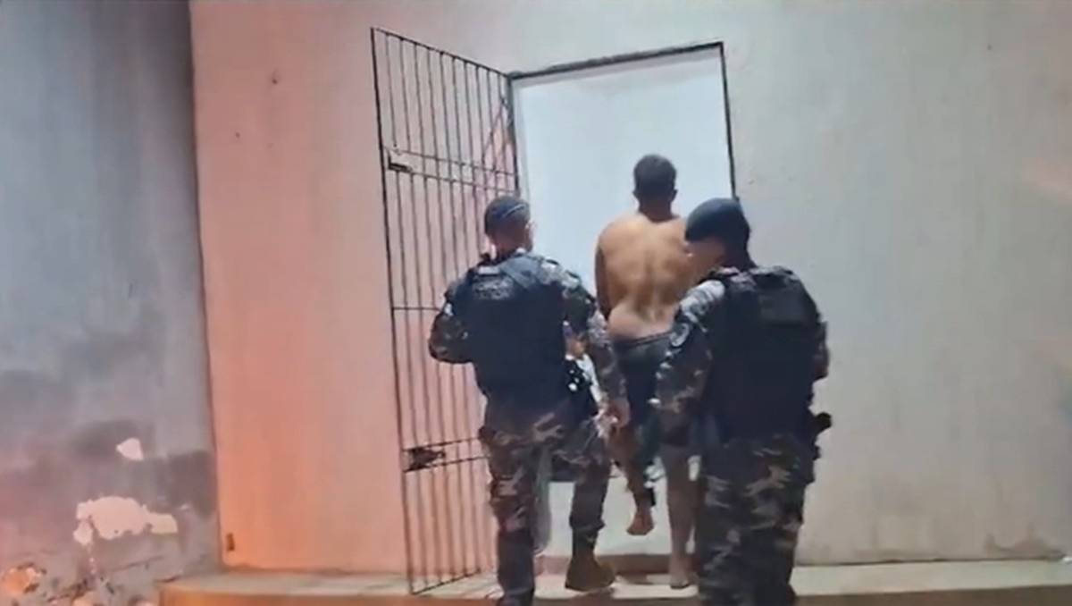 Homem é preso suspeito de tentar matar o irmão com golpe de foice no Sertão da Paraíba