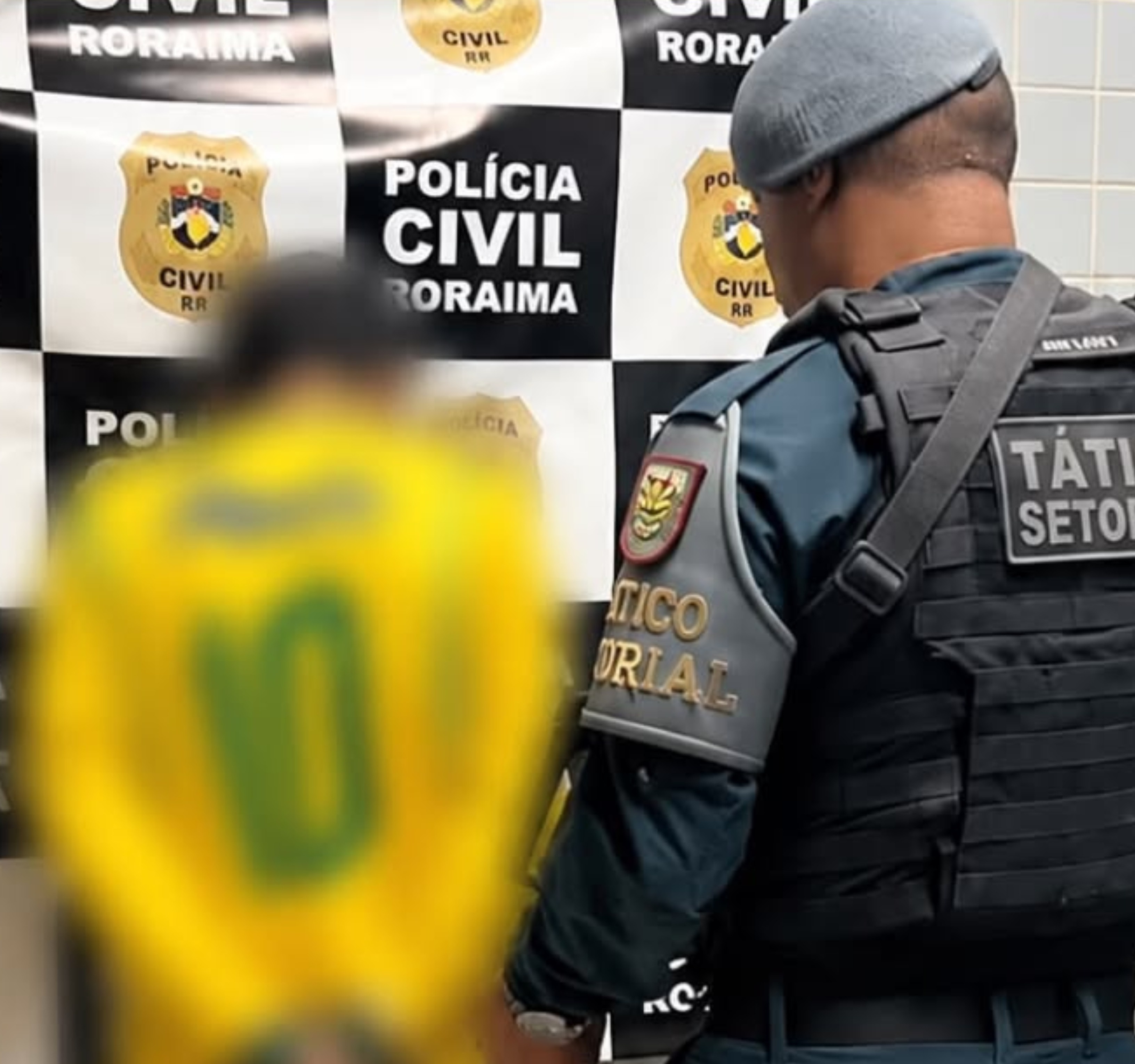 Homem é preso após tentar fugir da polícia e cair da moto