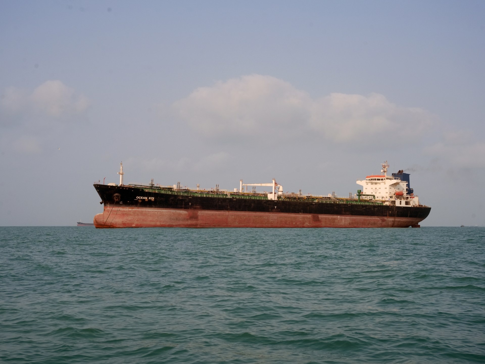 Ataques ao Canal de Hormuz Agravam Preocupações sobre sustentabilidade das exportações de Petróleo