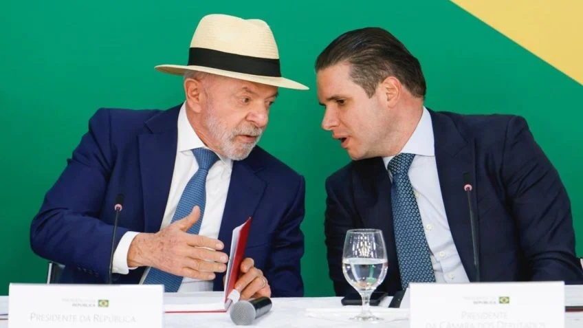 Apoio de Hugo Motta a Lula: Decifrando os Movimentos Políticos no Republicanos