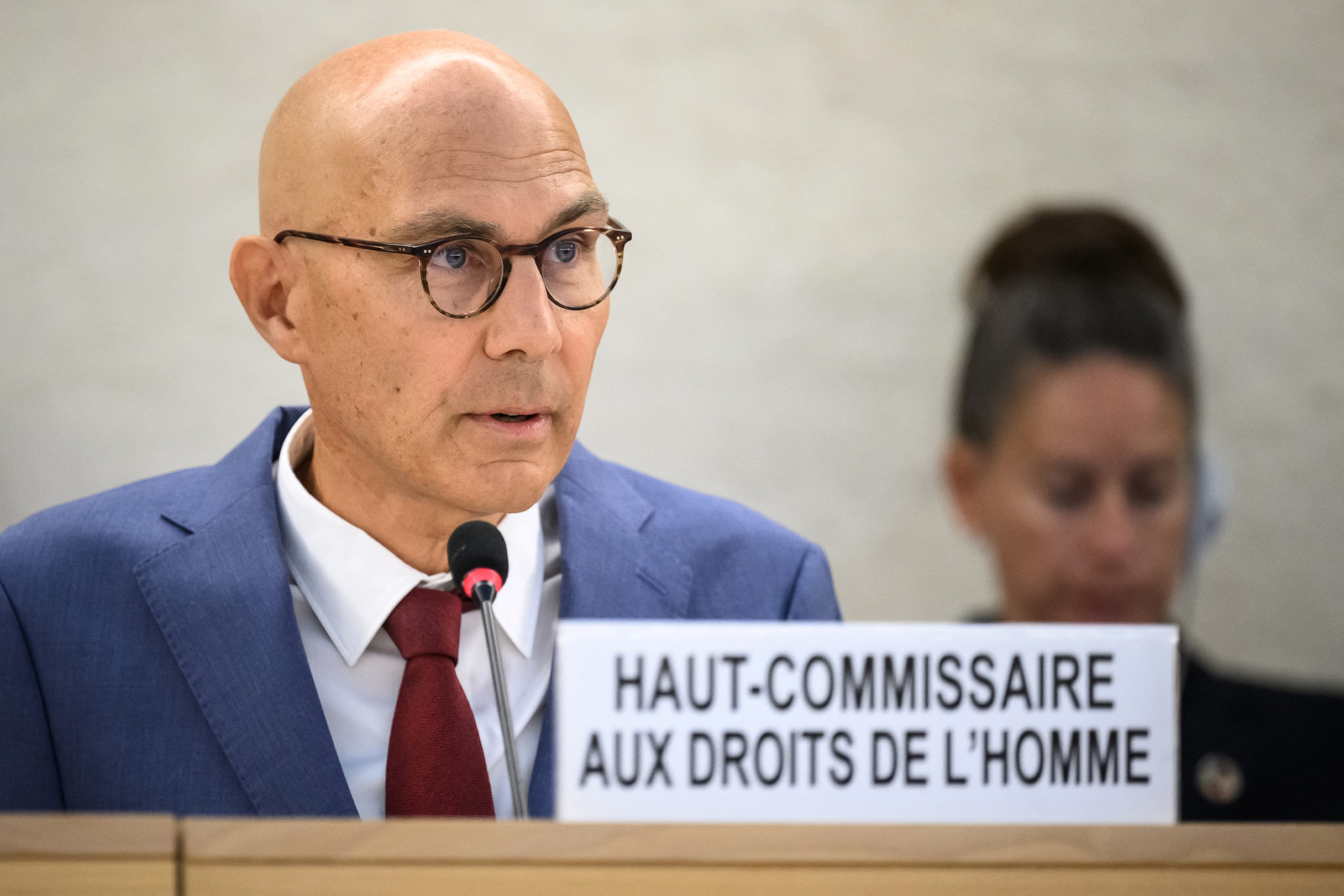 A Governança da Inteligência Artificial em Xeque: O Alerta da ONU e as Profundas Implicações Econômicas