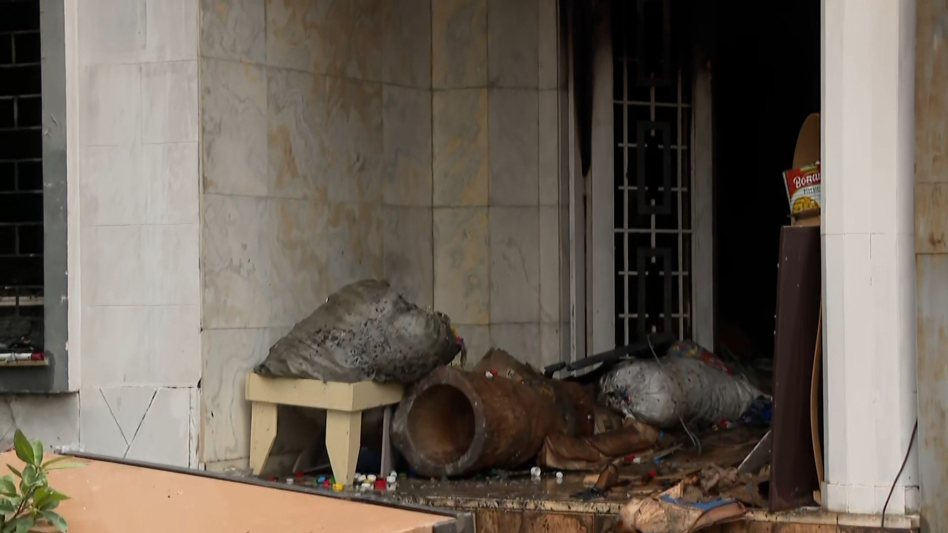 Além das Chamas: A Tragédia Silenciosa do Acúmulo Compulsivo em Curitiba e Seus Alertas Urbanos