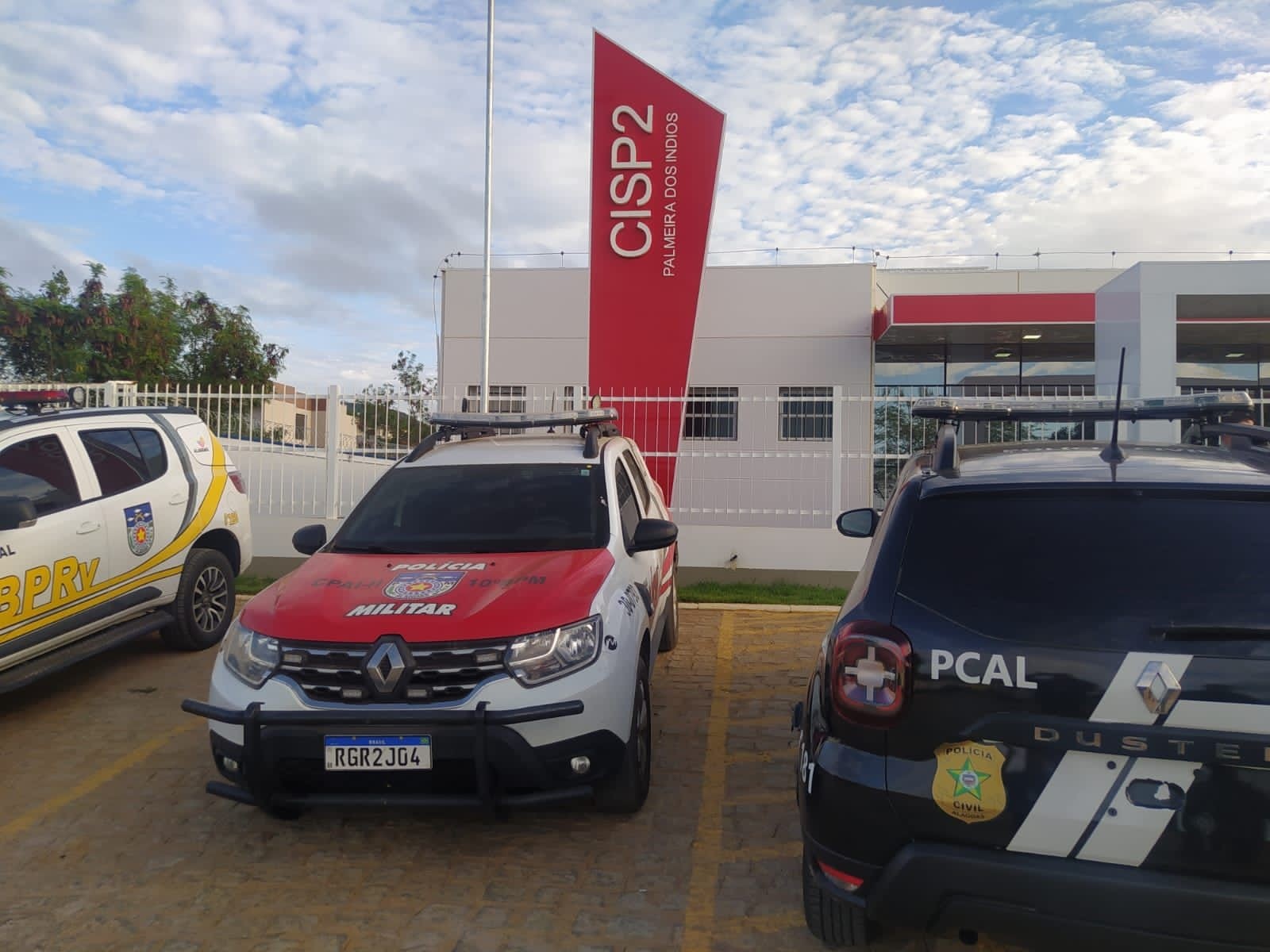 Idoso sofre lesão cerebral grave após tentar proteger filha de agressões