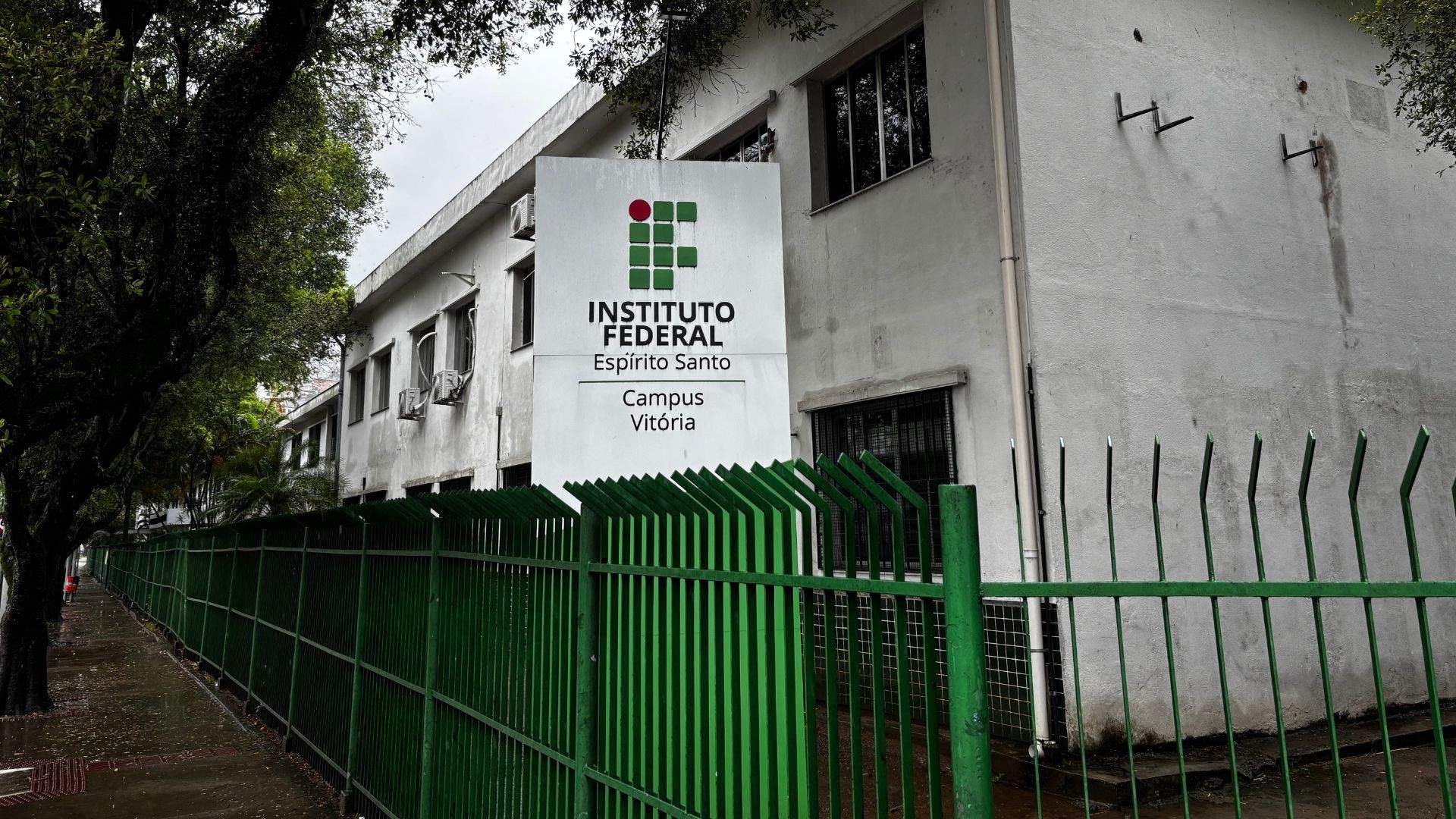 Ifes Oferece Mais de 4,4 Mil Vagas Gratuitas: Uma Análise do Impacto Regional e Social no Espírito Santo