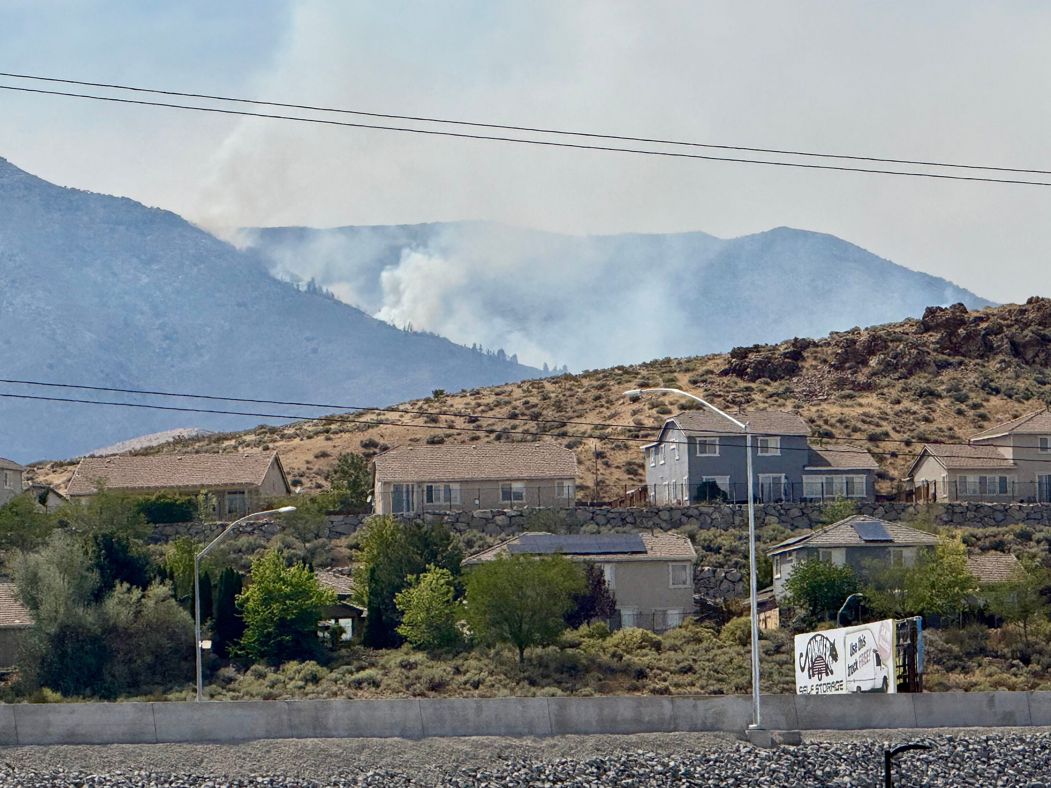 Incêndios em Nevada: Como a Ação Humana e o Clima Desestabilizam a Segurança e a Economia Globalmente