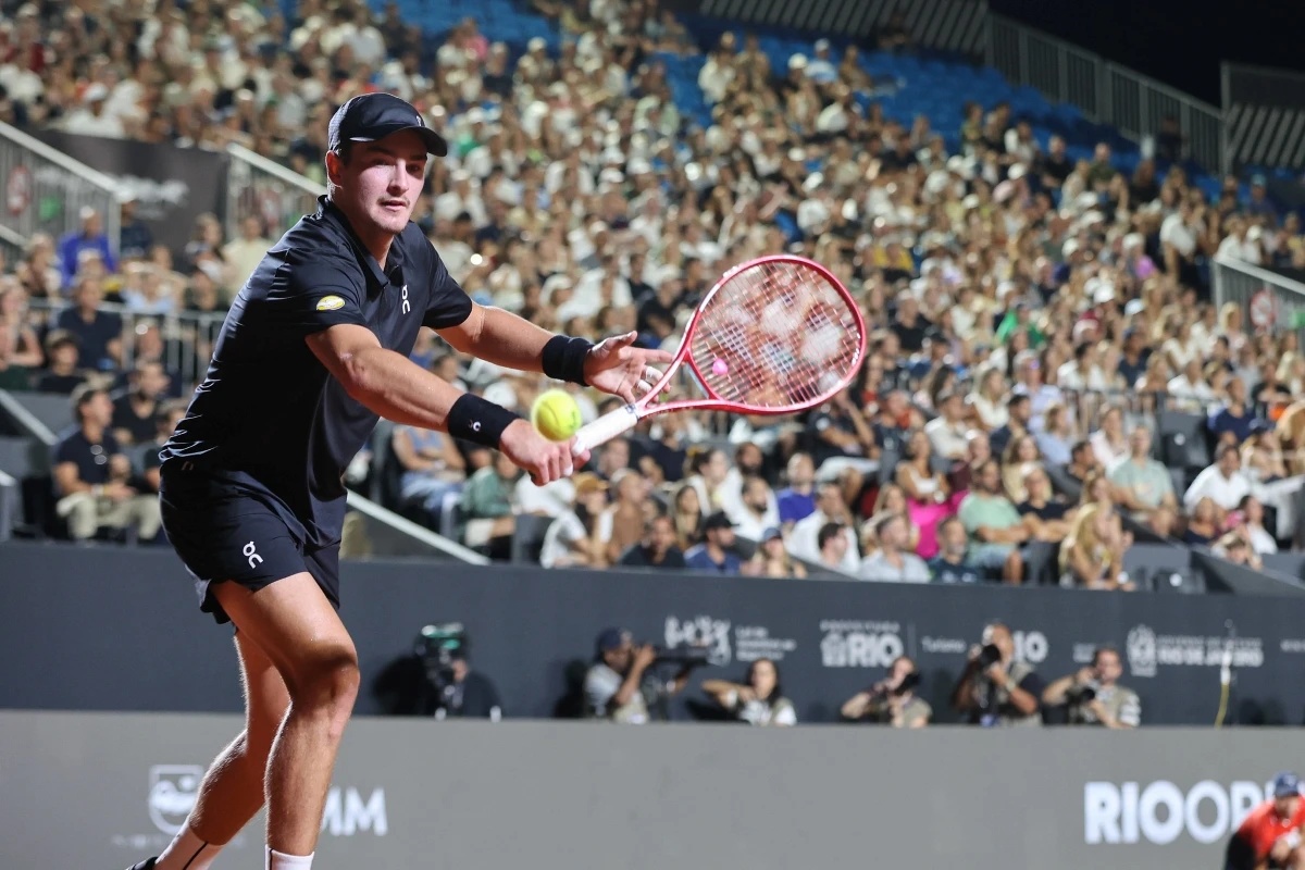João Fonseca vs. Sinner: A Ascensão de um Fenômeno Brasileiro e o Futuro do Tênis Nacional