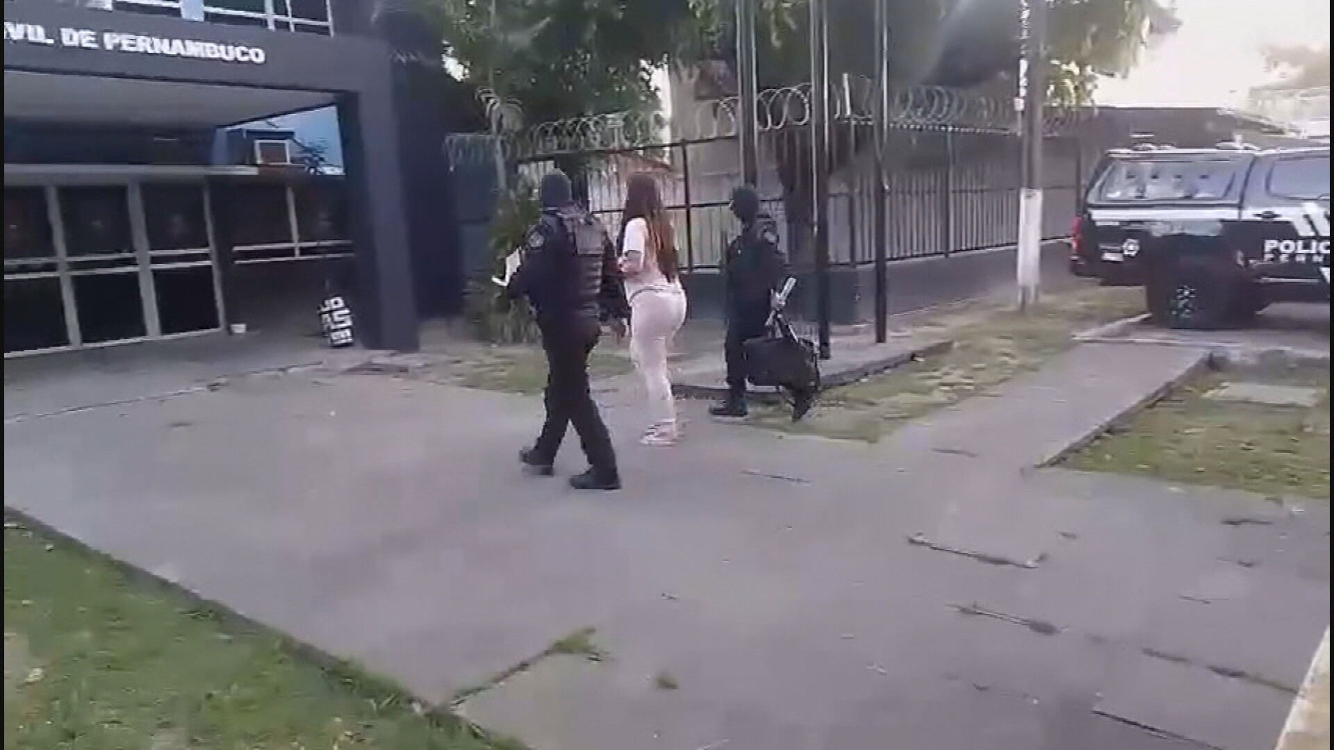 A Farsa do Cativeiro: Prisão de Influenciadora em Pernambuco Revela Perigosa Trama Digital