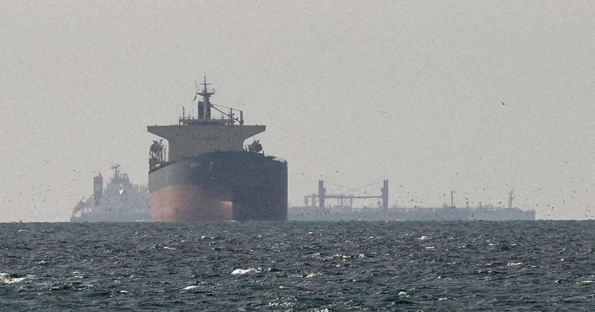 O Estreito de Ormuz em Xeque: A Ameaça Iraniana e o Impacto Global nas Tendências Econômicas