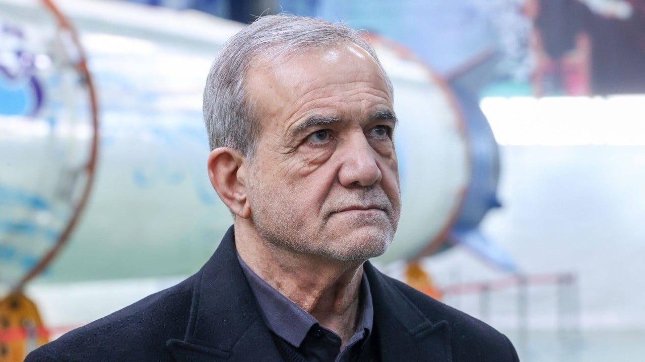 Irã Rejeita Rendição aos EUA em Meio a Conflitos e Contradições Diplomáticas