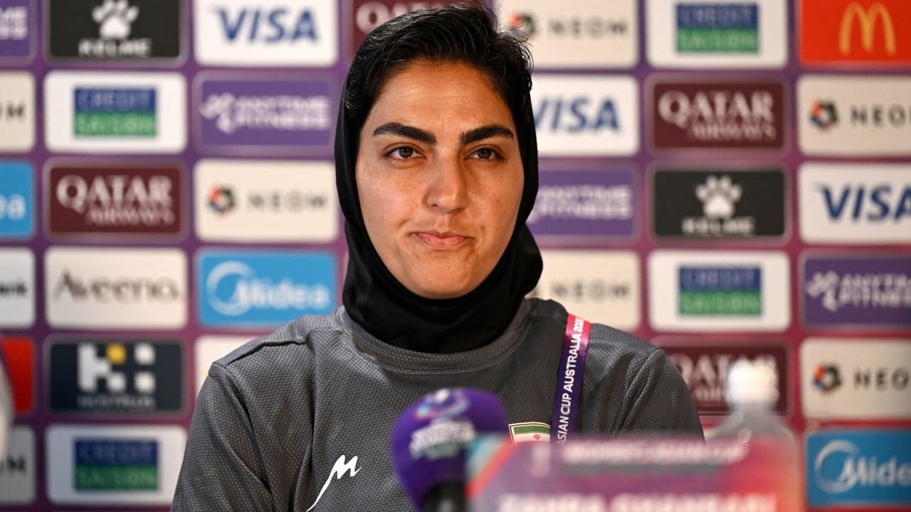 A Retirada de Asilo da Capitã Iraniana: Um Olhar Sobre Coerção e Dilemas Humanitários