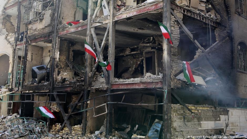 Bloqueio de Internet no Irã Corta Contato e Aumenta Riscos em Meio à Ofensiva EUA-Israel