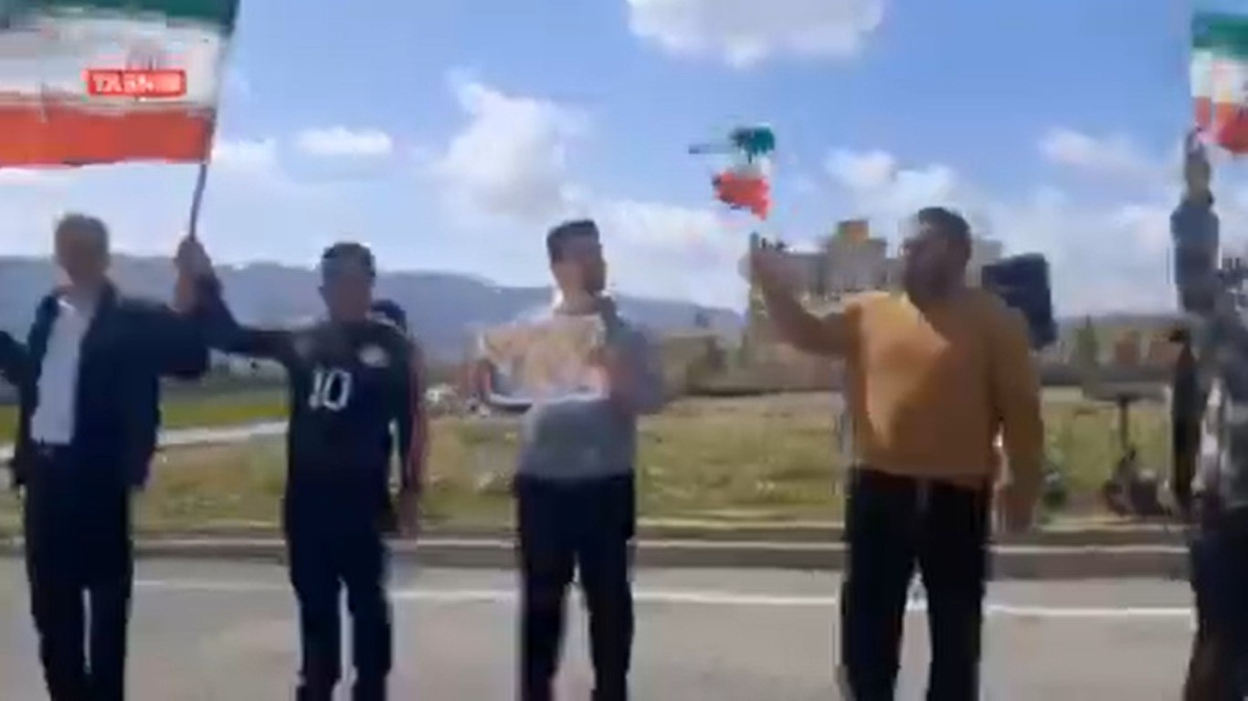 Irã em Alerta Máximo: Correntes Humanas e Ultimato de Trump Elevam Tensão na Crise Internacional