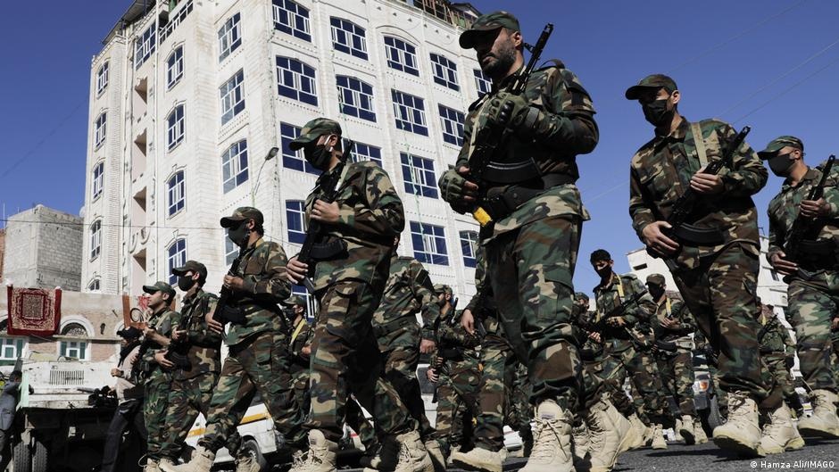 Ascensão Houthi: Como o "Novo Hezbollah" do Irã Redefine o Poder no Mar Vermelho e o Comércio Global