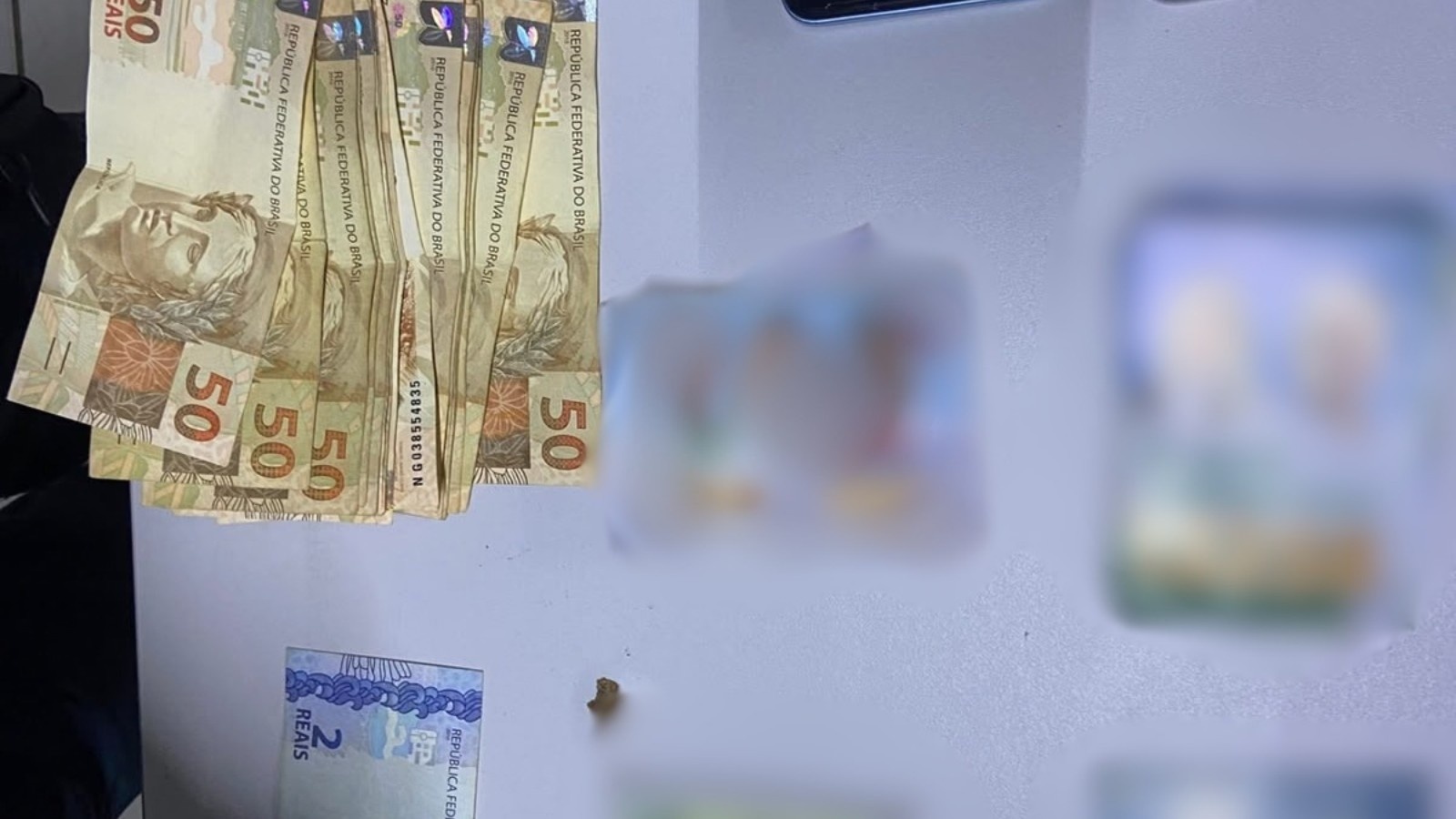 Irmãos gêmeos conduzidos por suspeita de compra de votos