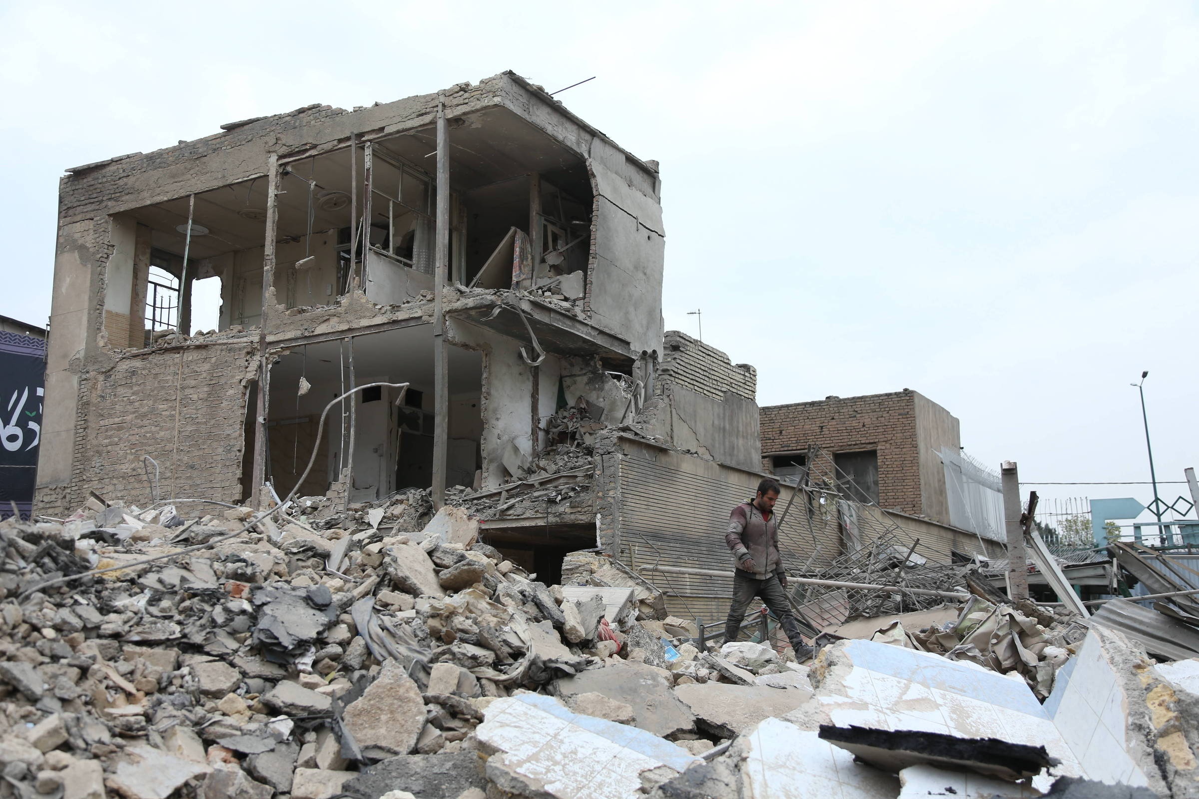 Israel Eleva a Aposta: A Doutrina da Decapitação Redefine o Conflito com o Irã e Desafia a Ordem Global