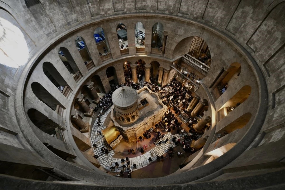 Jerusalém: O Veto ao Domingo de Ramos e o Cerceamento da Fé em Meio à Escalada Regional