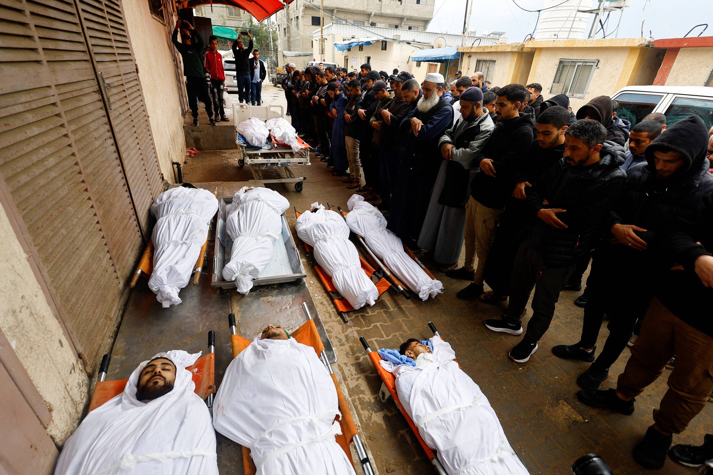 A Linha Tênue da Autodefesa: Por Que Israel Enfrenta Acusações de Crimes de Guerra e Qual o Impacto Global