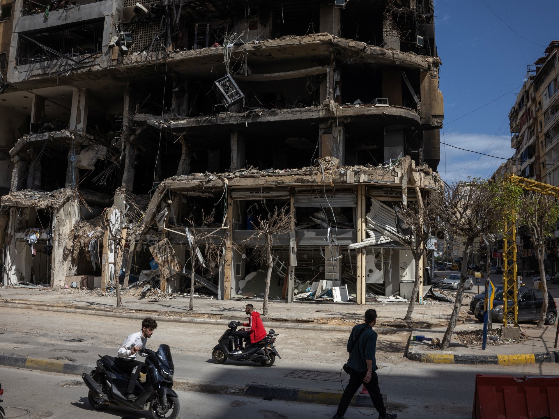 Ataques no Líbano Ignoram Cessar-Fogo: As Ramificações de uma Paz Frágil