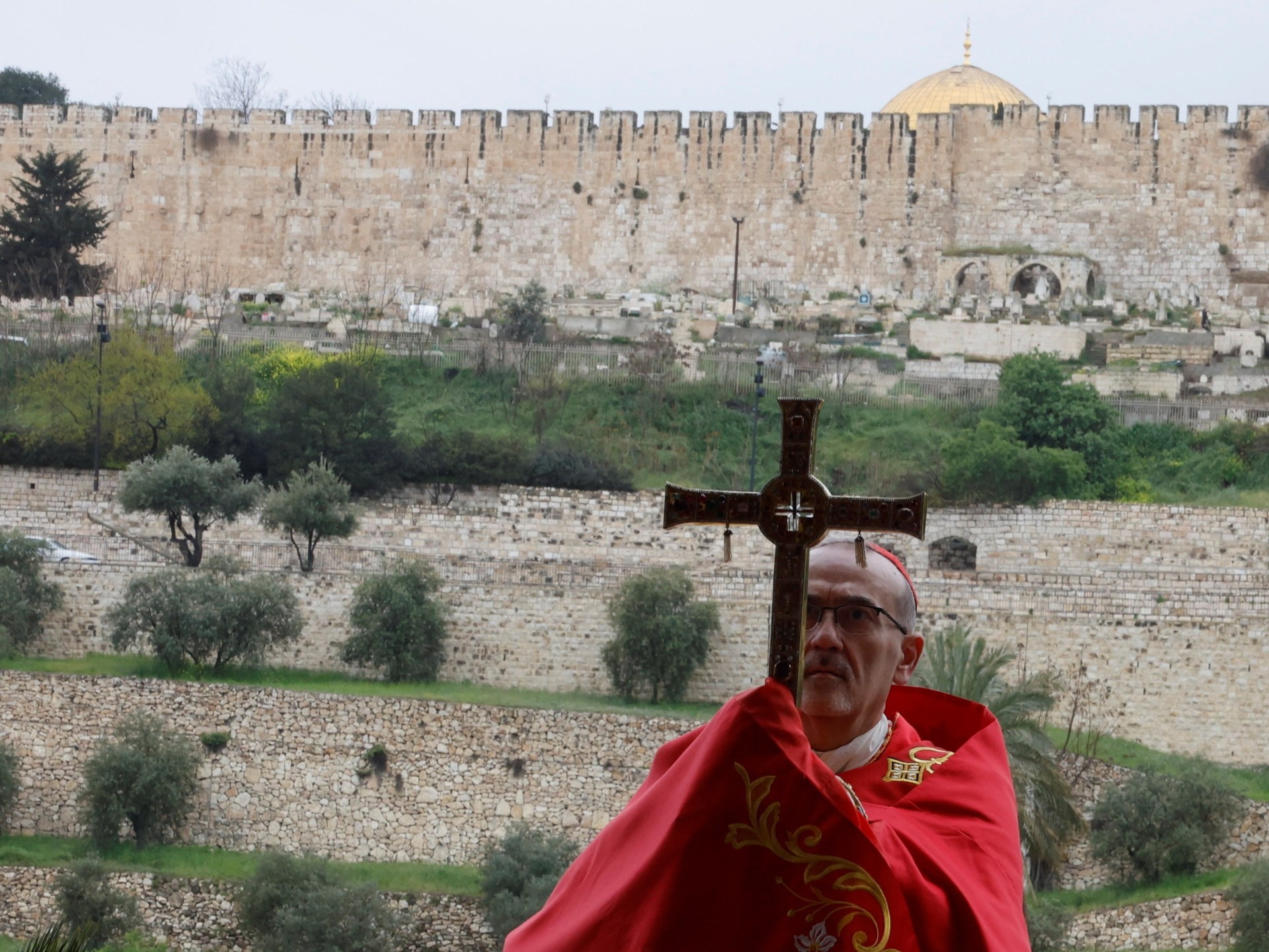 Bloqueio Sem Precedentes em Jerusalém: Cardeal Católico Impossibilitado de Acessar Santo Sepulcro na Páscoa