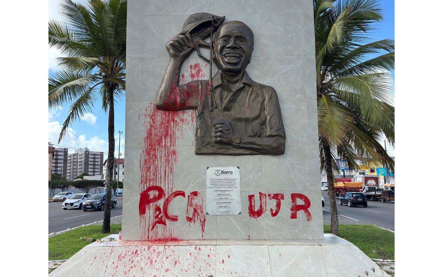 A Pichação do Monumento a João Alves Filho: Além do Vandalismo, um Reflexo Crítico da Consciência Cívica em Sergipe