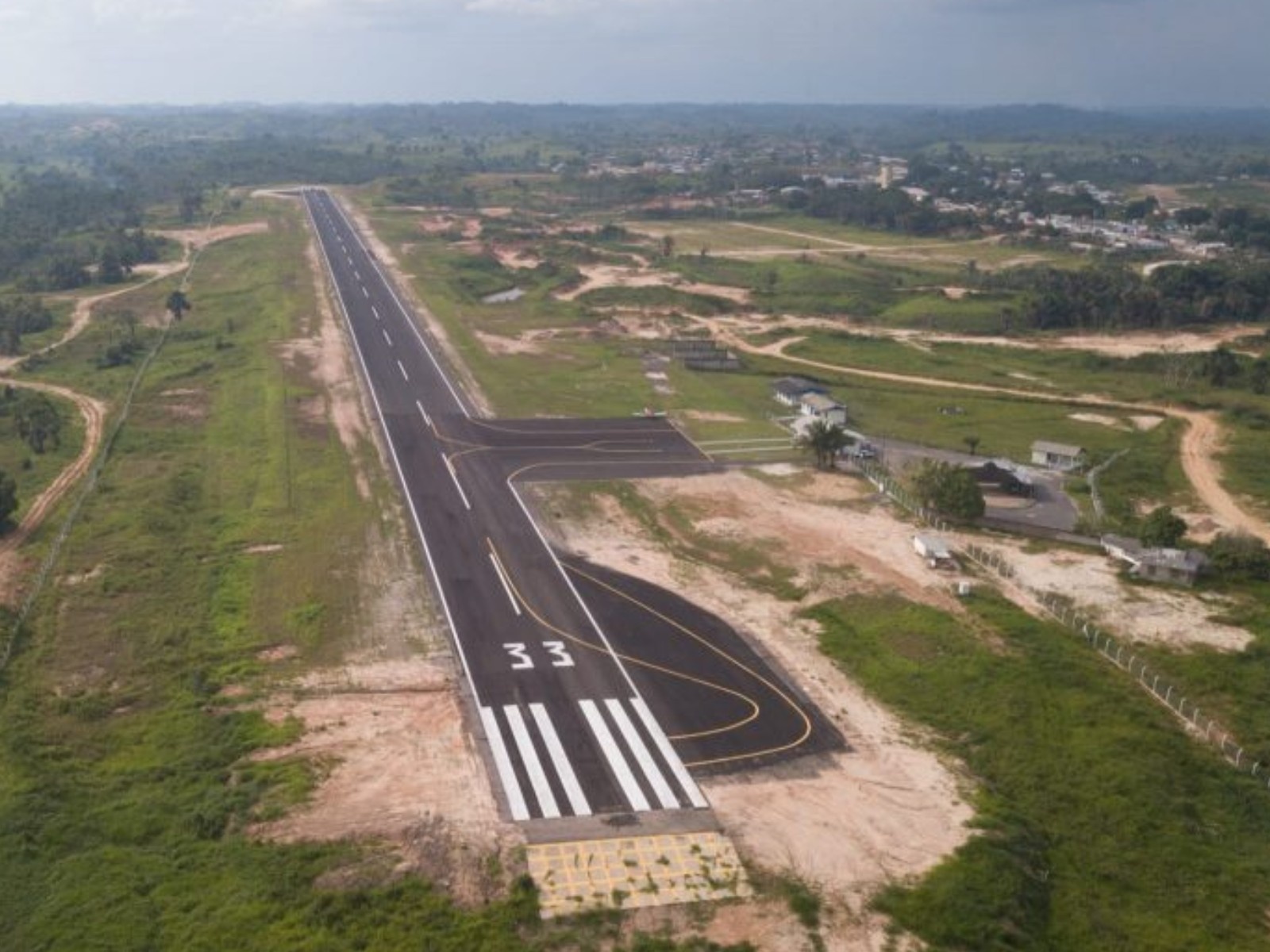 Justiça Obriga Adequação de Aeródromo em Tarauacá: O 'Porquê' dos Voos Noturnos Serem Essenciais para o Acre