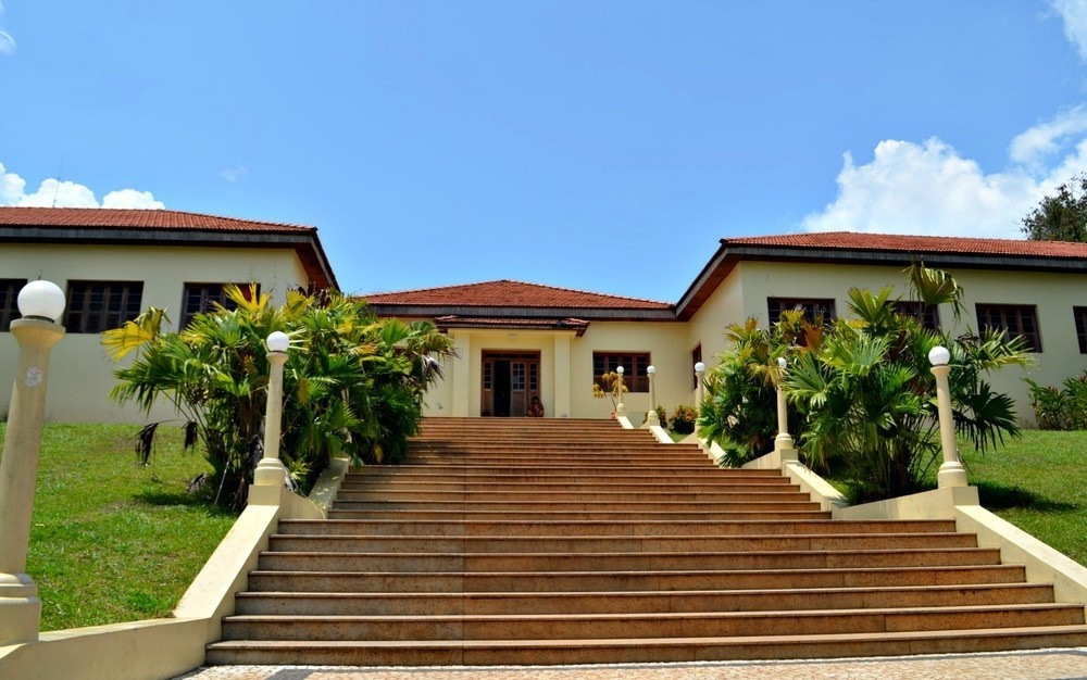 Multa à Saúde do Acre Expõe Falhas Críticas na Maternidade e Desafia Confiança Pública