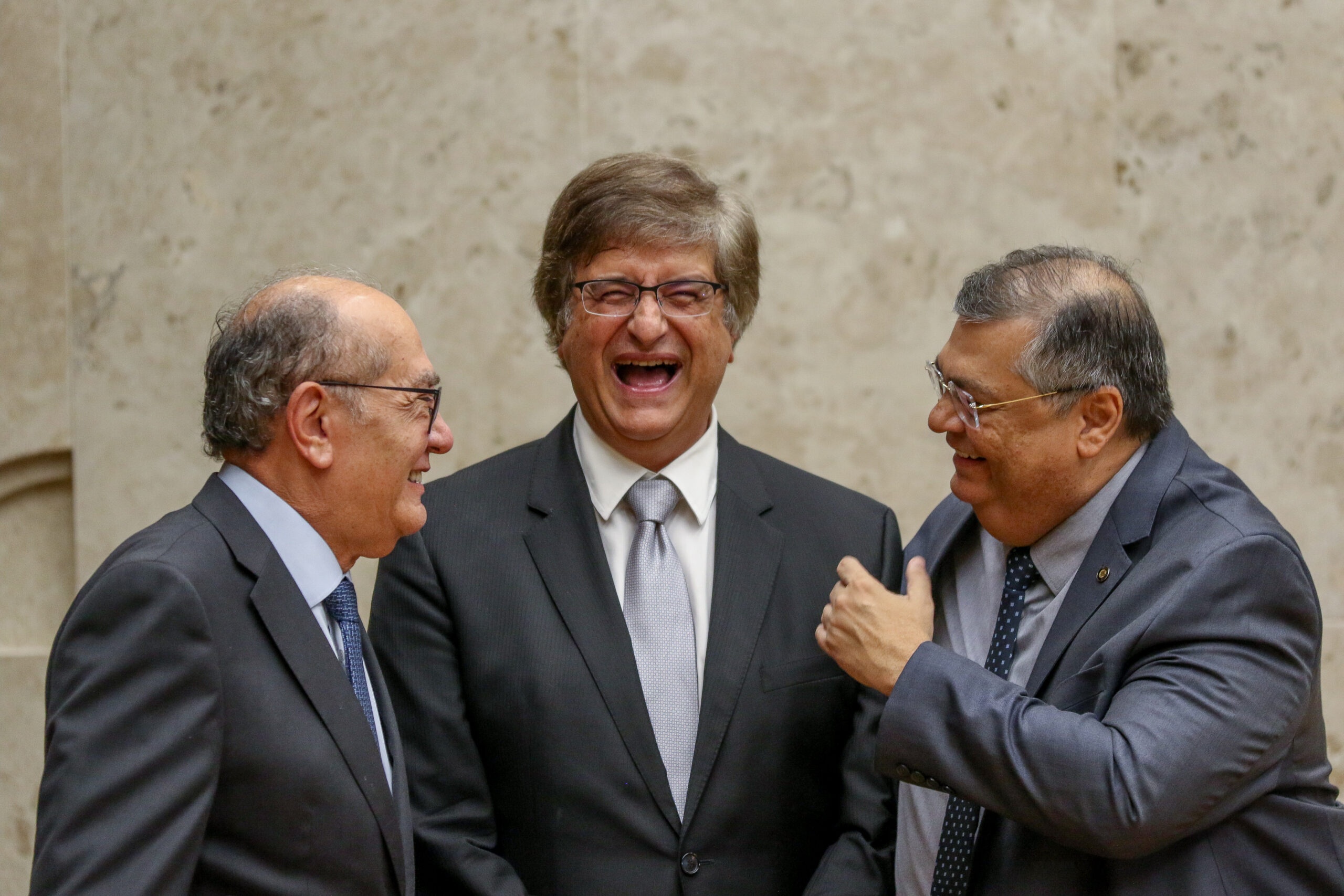 O Enigma da Irreversibilidade: A Nova Era da Investigação de Alta Cúpula no Brasil