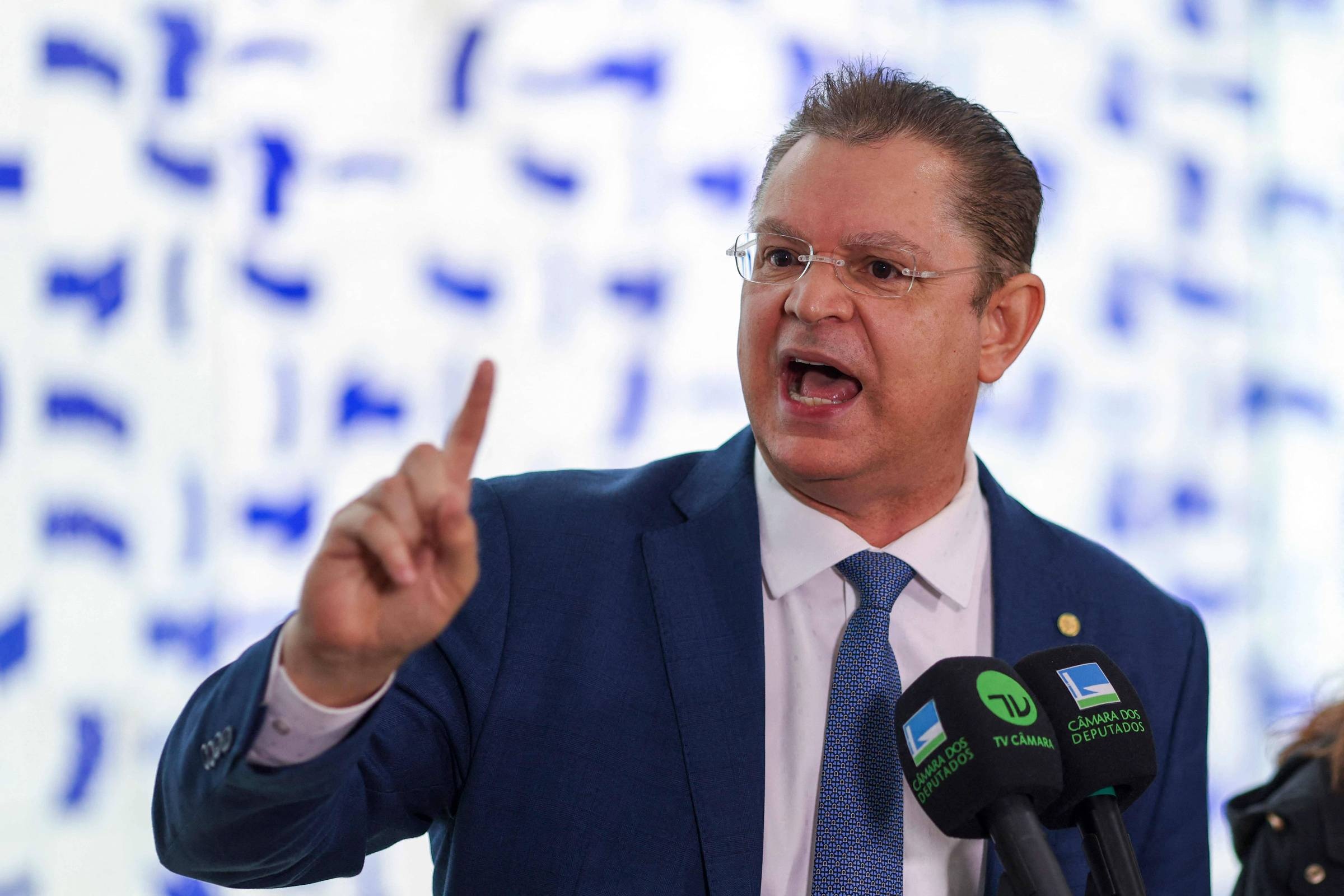 Fim da Escala 6x1: O Debate da Contrapartida no Congresso e Suas Repercussões Além dos Holofotes