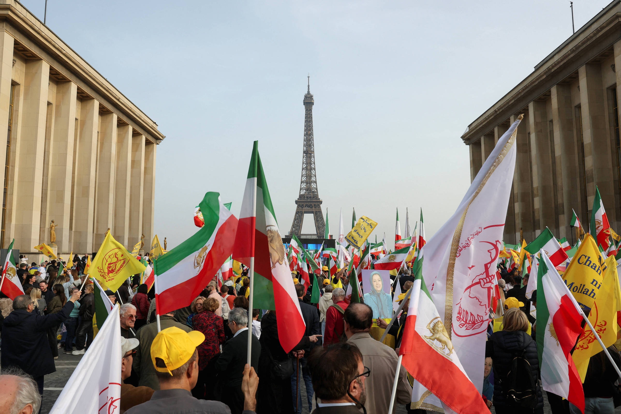 A Inevitável Dança Europeia na Orla do Conflito Iraniano: Quando a Neutralidade Se Dissolve em Pressão Geopolítica