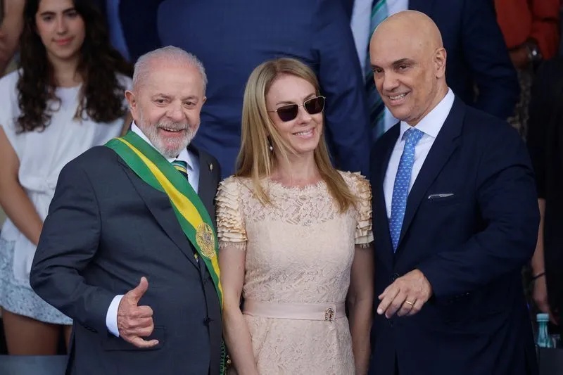 Conselho de Lula a Moraes Revela Tensão Ética no Judiciário