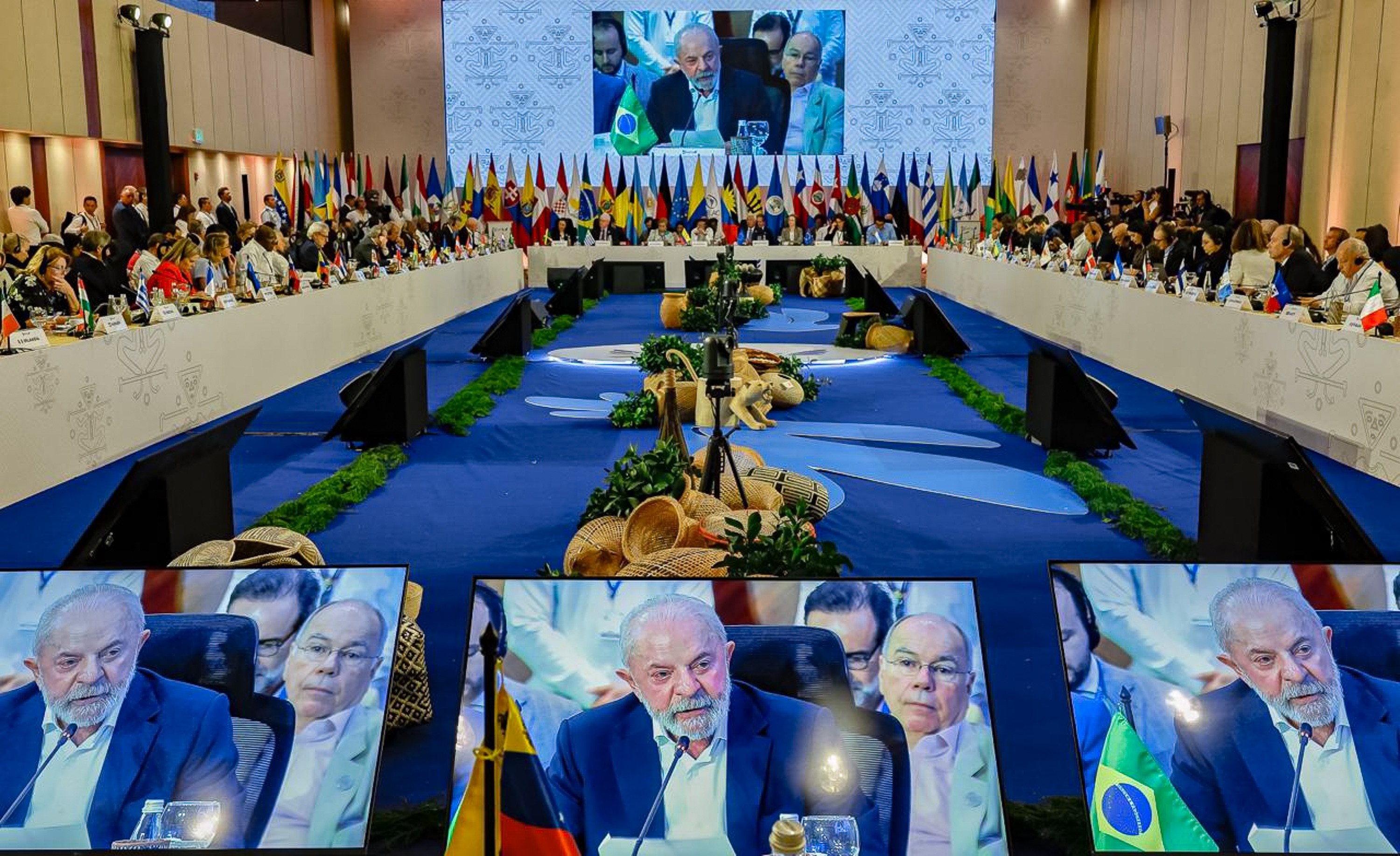 Celac Busca Protagonismo Enquanto Lula Articula Resposta Regional à Pressão dos EUA