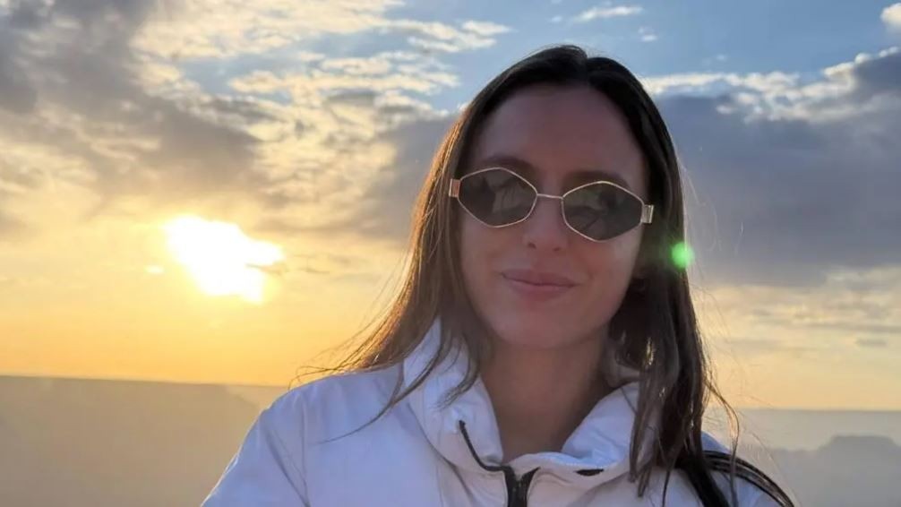 Atriz Renata Mietto retorna ao brasil após prisão nos EUA