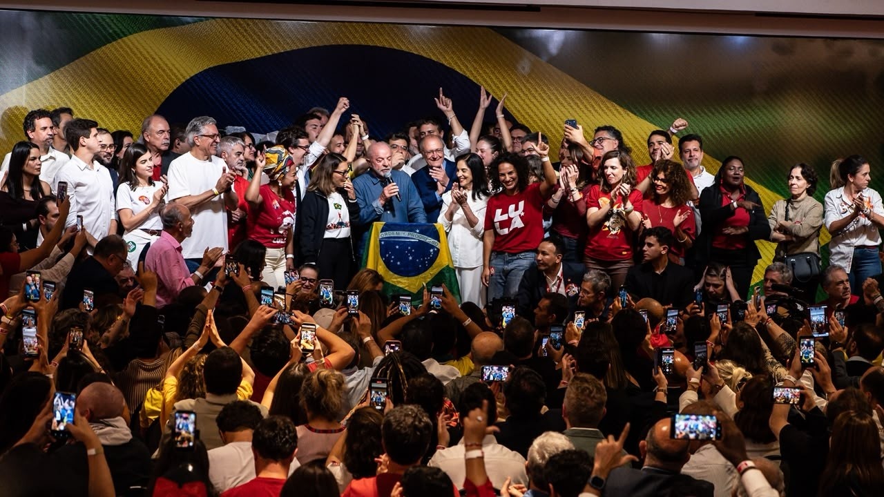 Mais eleitores, menos votos brancos e nulos: a virada de Lula
