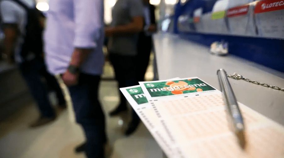 Acúmulo da Mega-Sena: A R$17 Milhões, a Economia da Esperança Reflete Desafios e Oportunidades no Cenário de Negócios