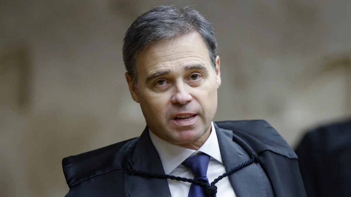 O Fim do Sigilo e o Novo Cenário Político-Financeiro: Mendonça Expõe Inquéritos do Banco Master