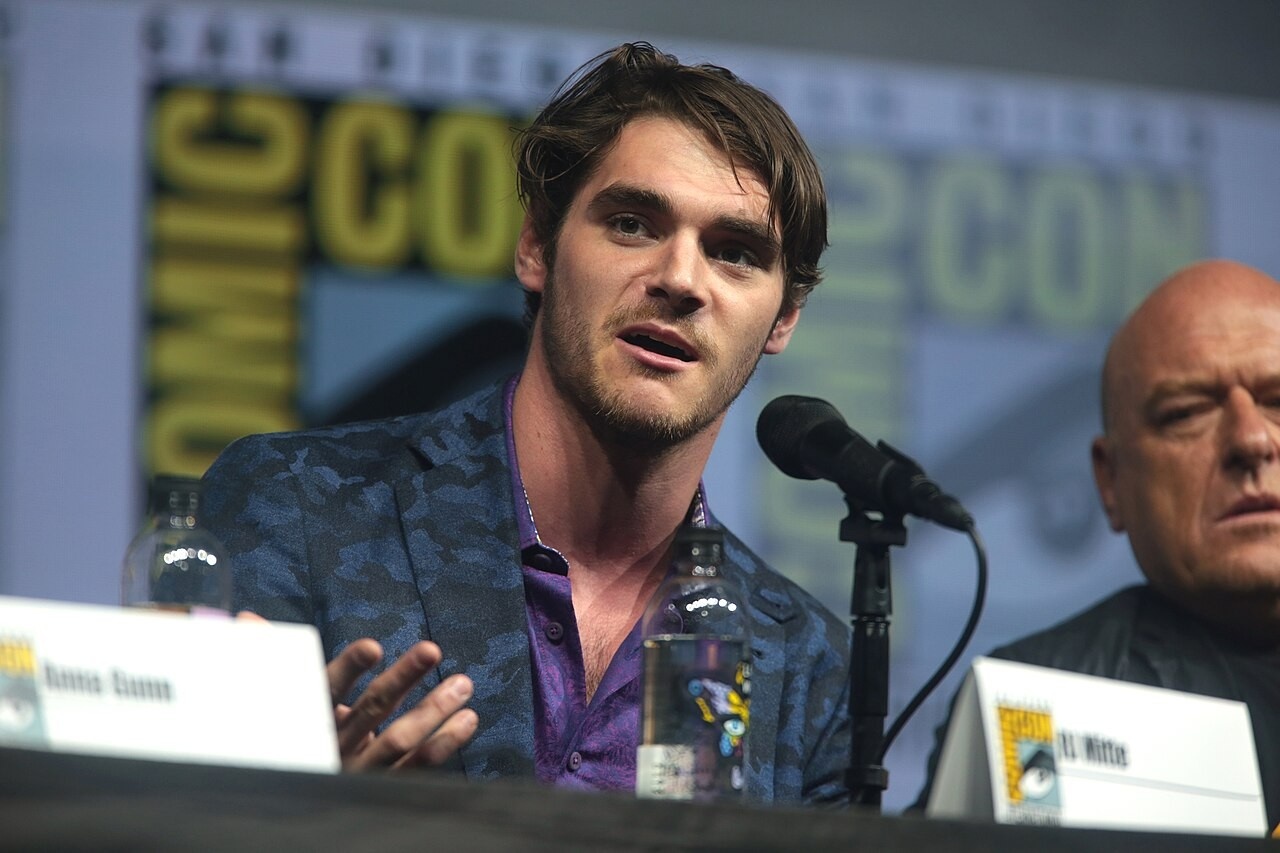 Morre RJ Mitte: ator de Breaking Bad tinha paralisia cerebral e lutava por inclusão