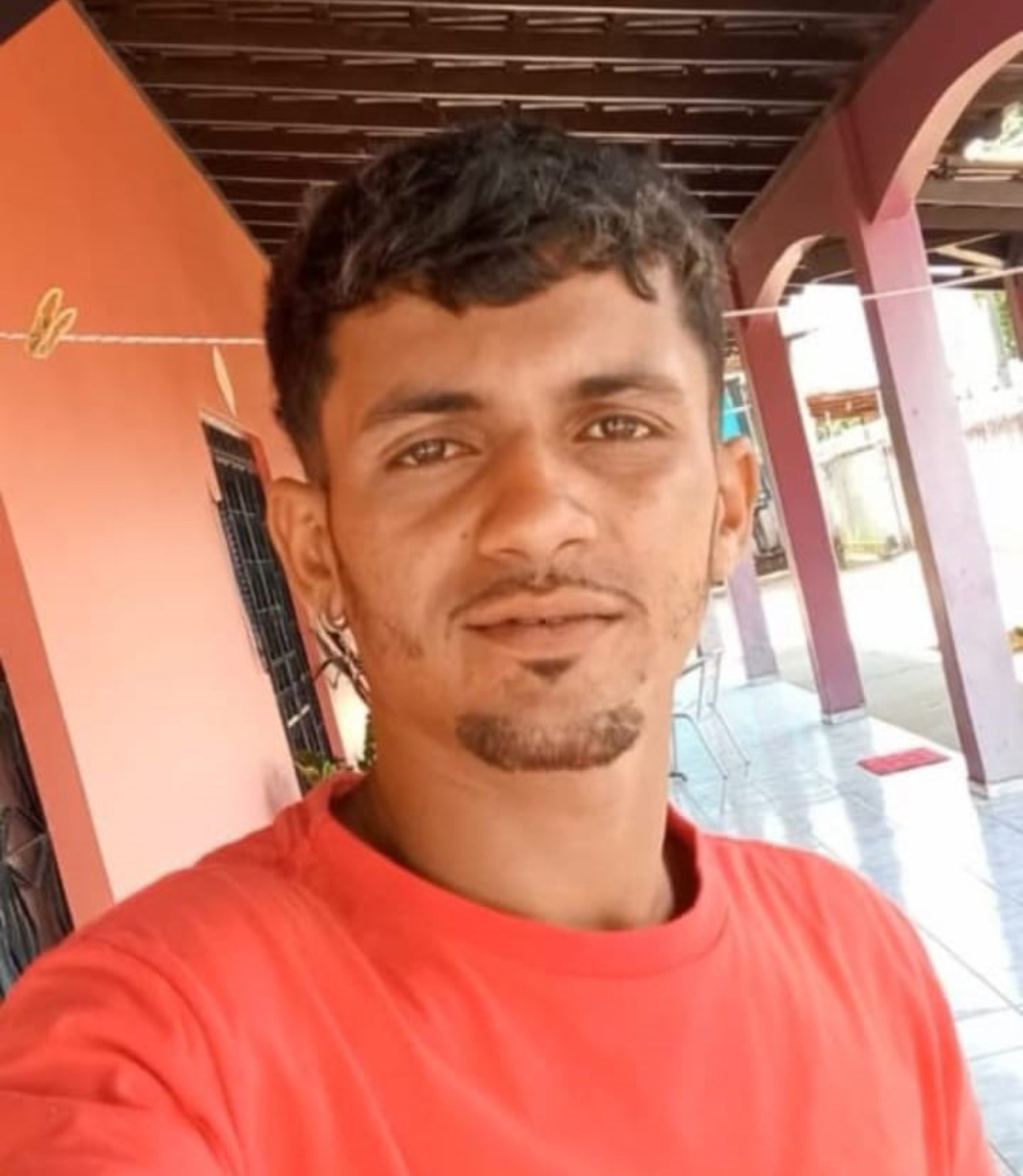 Motociclista morre após cair em obra de canalização na BR-210, em Roraima