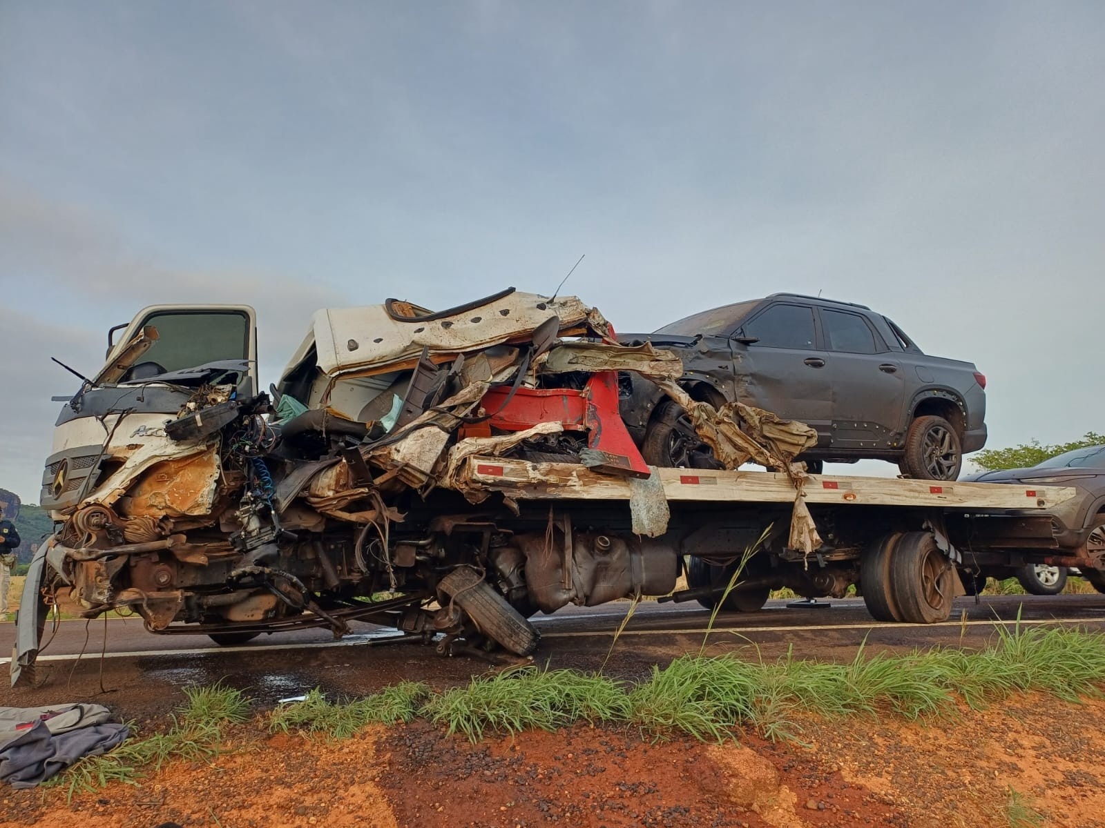 Motorista morre após batida frontal entre caminhões na BR-158