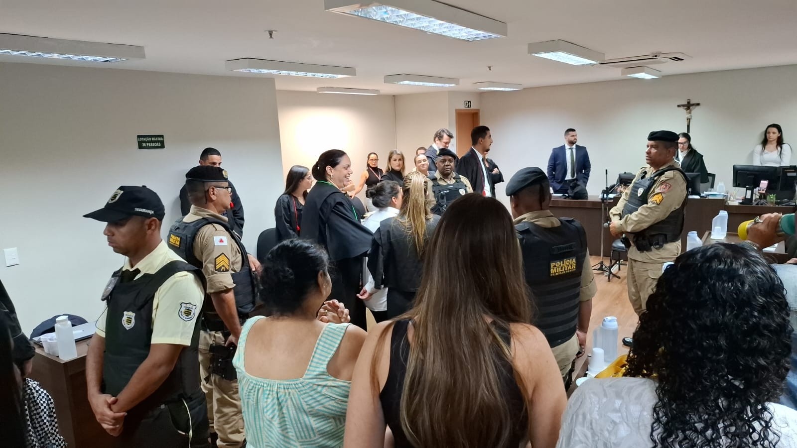 Absolvição em Caso Chocante de BH: A Complexidade da Justiça e os Limites da Legítima Defesa