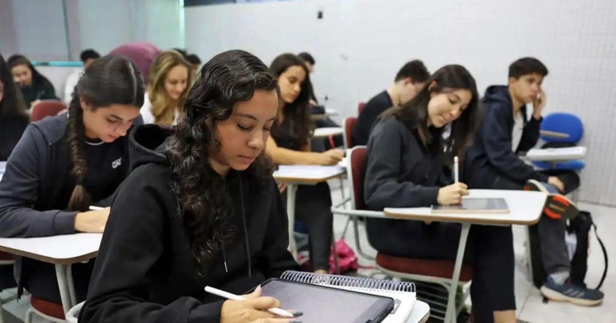 A Hegemonia Feminina na Educação Brasileira: Um Raio-X do Futuro Social e Econômico