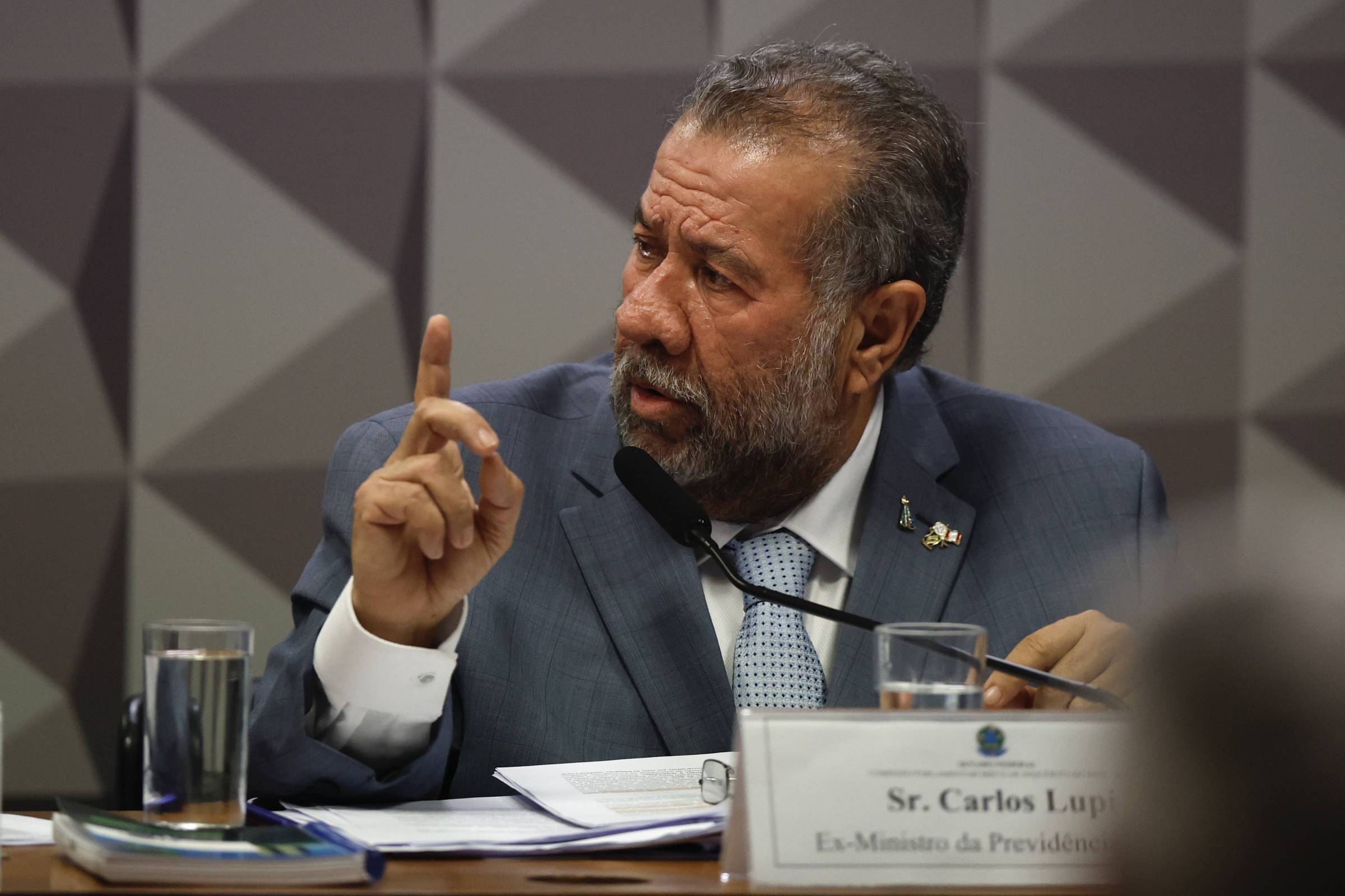 Debandada no PDT: O Que a Perda de Deputados Revela sobre a Reconfiguração do Cenário Político Brasileiro