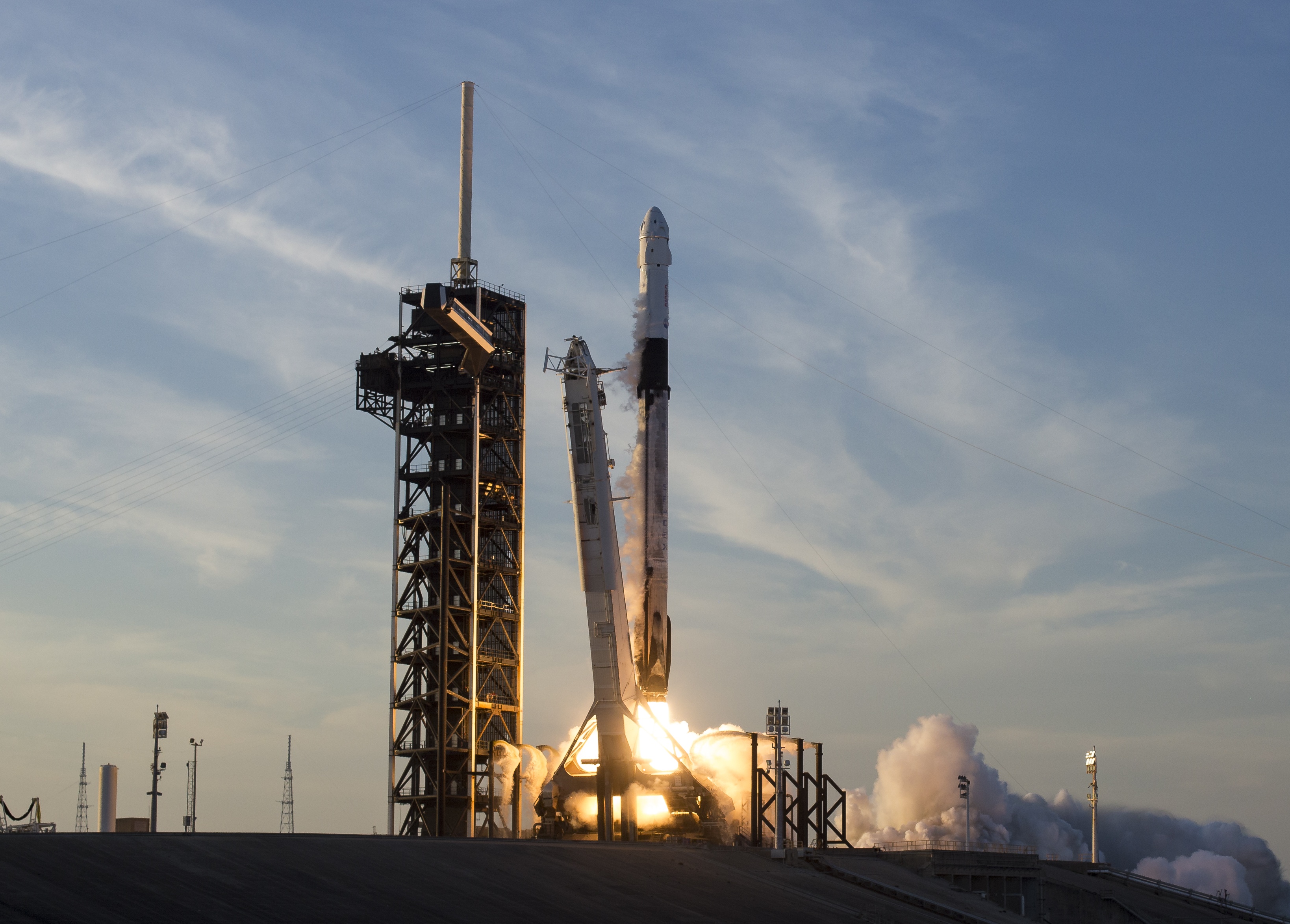 Contratos Milionários da NASA com SpaceX Sinalizam Nova Era da Exploração Espacial Comercial