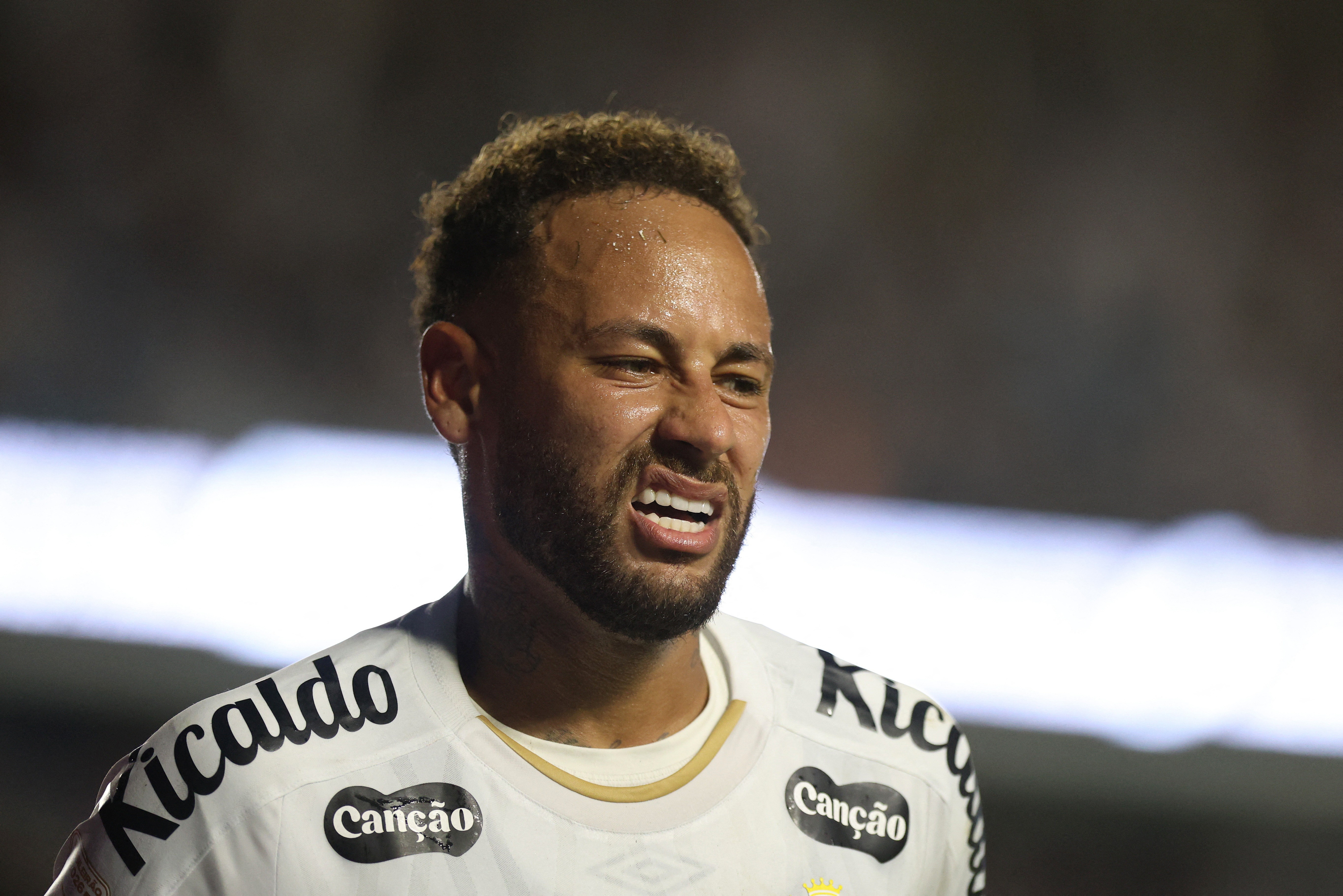 A Ausência Estratégica de Neymar: Entendendo a Complexidade da Gestão Esportiva Moderna