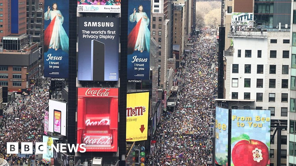 Protestos "No Kings" nos EUA: A Escalada da Confrontação ao Poder Presidencial e Suas Ramificações Globais