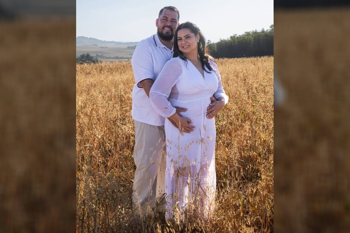 Noivo é enterrado com buquê da companheira após morrer em acidente dias antes do casamento no PR