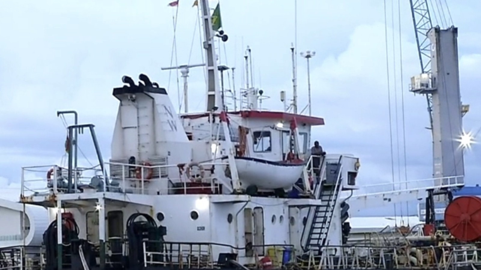 Navio Africano Retido em Fortaleza: Análise Profunda das Implicações Humanitárias e Econômicas para o Ceará