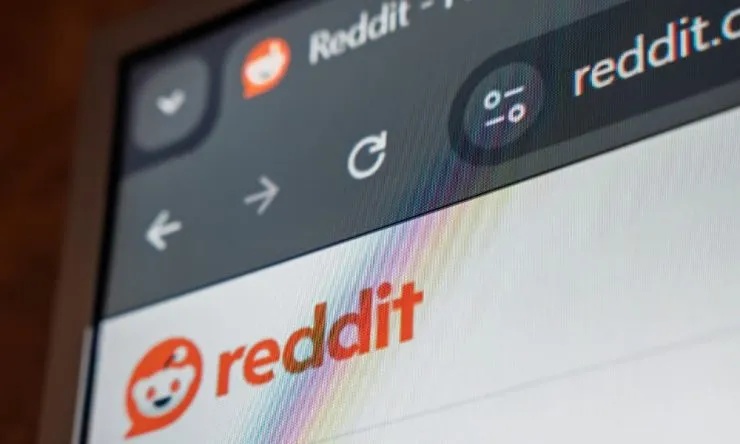 A Encruzilhada Digital: Como o Reddit Redefine a Estratégia de Marketing na Era da IA