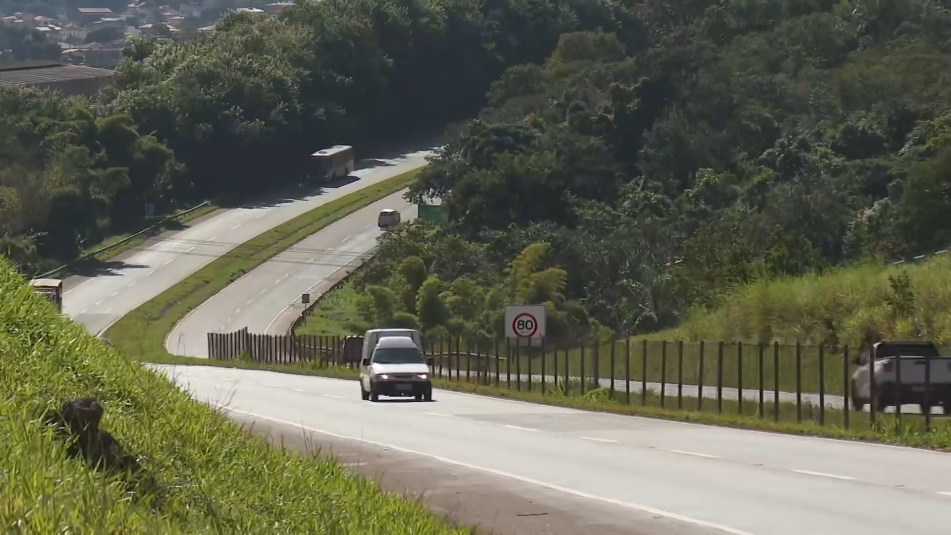 Rodovias e Transporte Metropolitano em Minas: O Futuro da Mobilidade Pós-Eleições