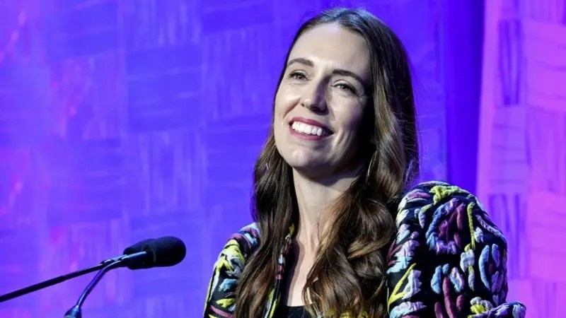 O Êxodo de Jacinda Ardern: Símbolo da Crise Econômica Neozelandesa e o Alerta para o Capital Humano Global